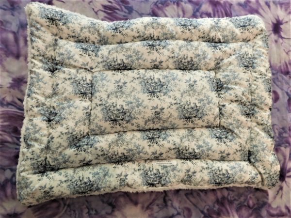 Upscale fancy pet bed mat